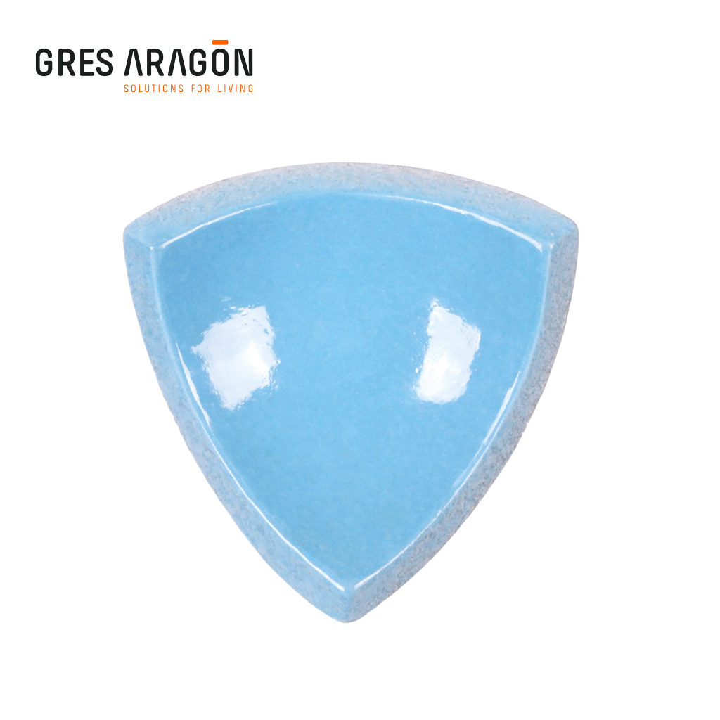 gres-de-aragon-recubrimiento-para-piscinas-de-competencia-esquina-media-cana-azul-claro