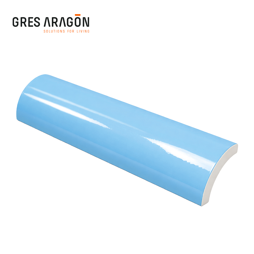 gres-de-aragon-recubrimiento-para-piscinas-de-competencia-redondeada-borde-azul-claro